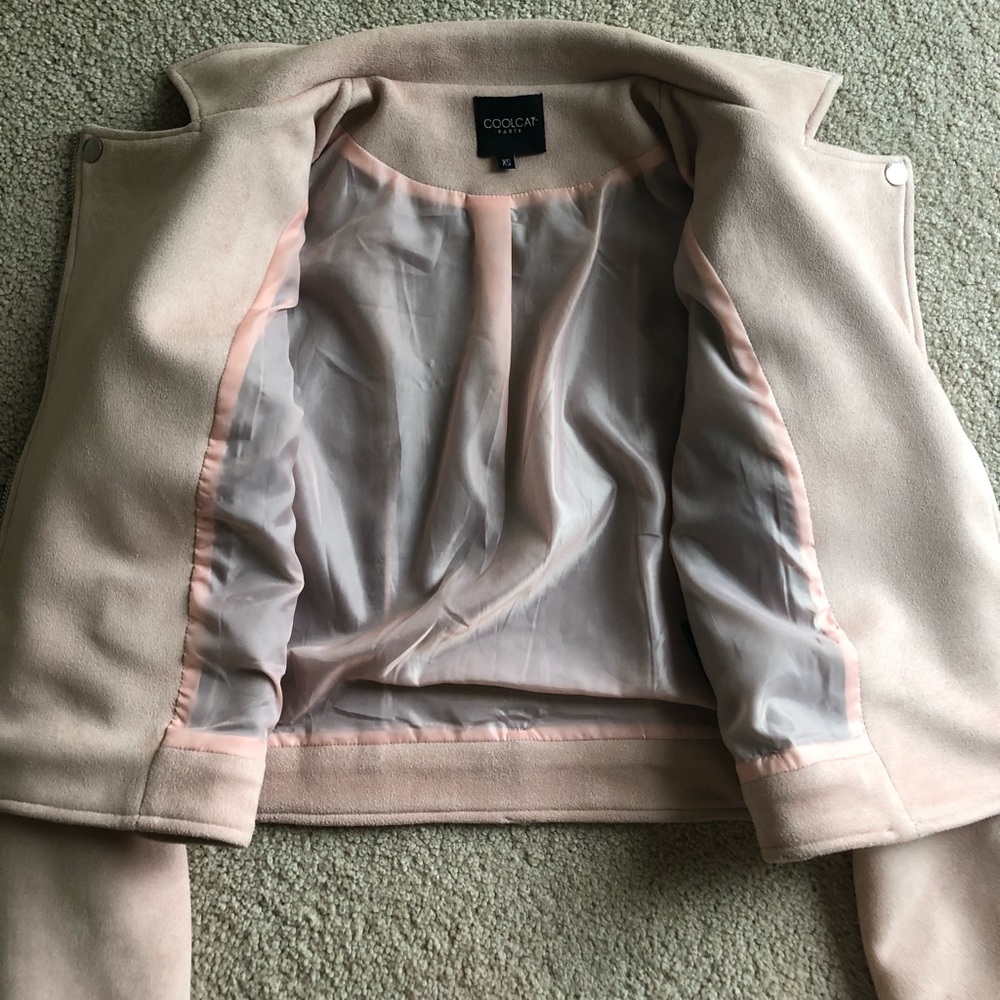 Pink jacket 💗👄🌸 - Picture 2 of 4